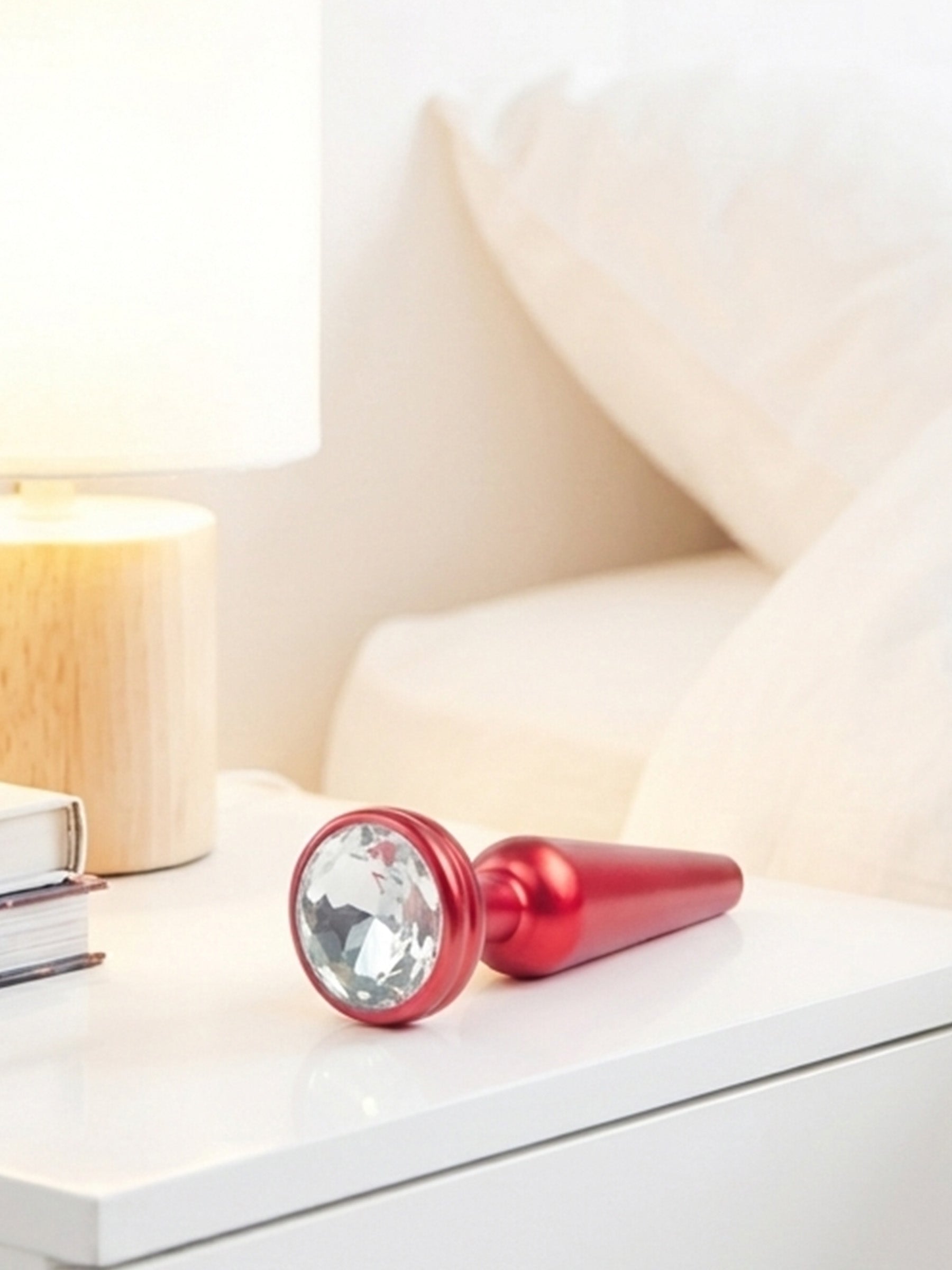 malesation alu plug with gemstone medium red